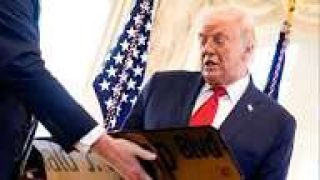 ترامب يربط دفعته نحو غرينلاند بجائزة نوبل للسلام ويتحدى أوروبا